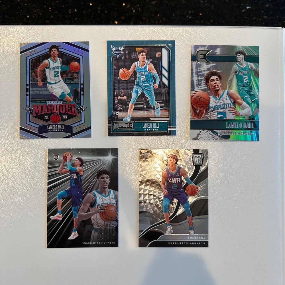(5) LAMELO BALL  Rookie lot